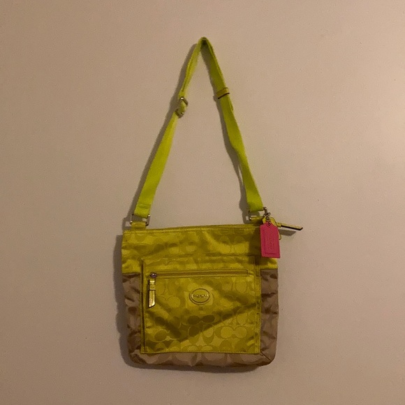 COACH - Picture 2 of 2